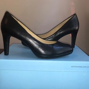 Antonio Melani black leather heels sz8